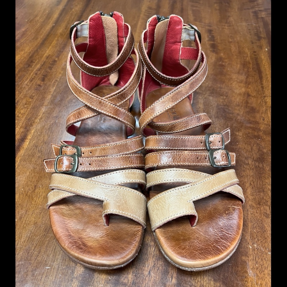 𓇽↯𝐒𝐎𝐋𝐃↯𓇽 BED | STÜ all leather sandals👣
